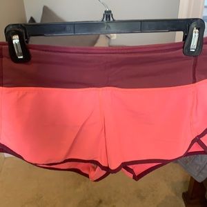 Lululemon pink/maroon size 6 speed shorts
